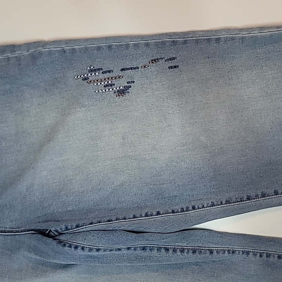 3/$30 D/C Jeans Embroidered straight leg slightly curvy lightwash high Waisted - Picture 5 of 11